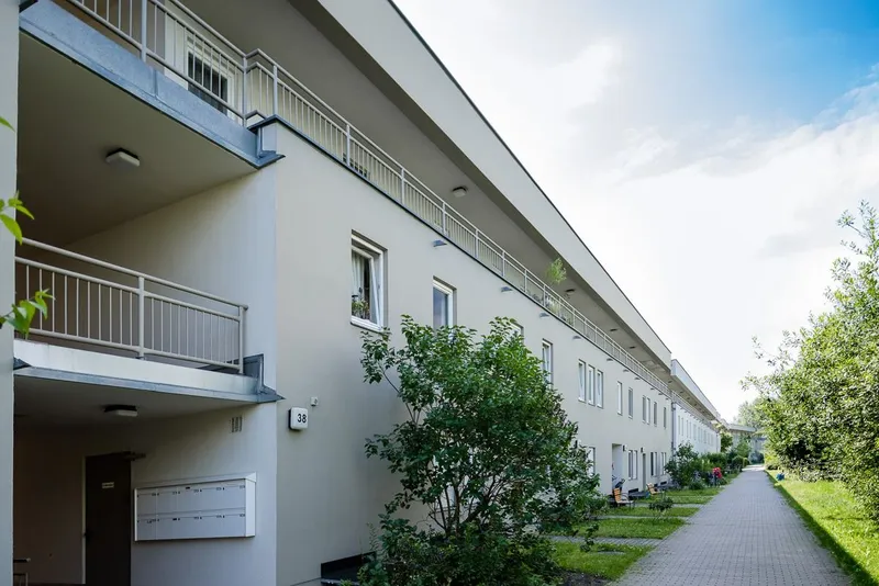 3-Zimmer Wohnung mit Loggia in grüner Lage! — photo 1